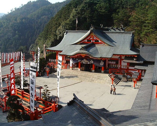 【JR広島駅発/SLグリーン車プラン】よみうり貸切!SLやまぐち号全線乗車と堀庭園・太鼓谷稲荷神社 日帰り3